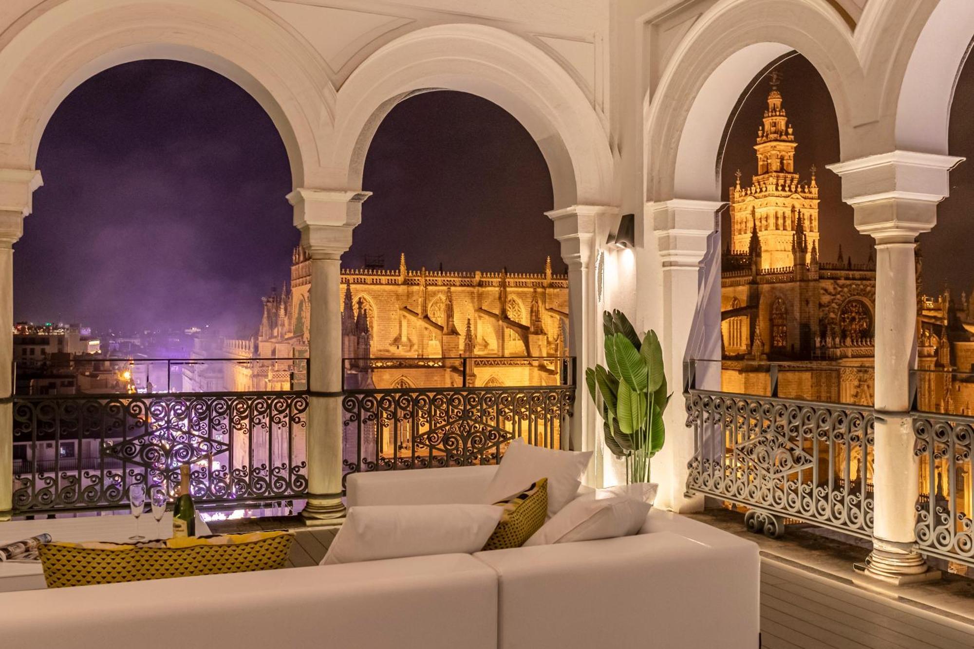Isg Apartments The Most Exclusive Apartment In Sevillaparking Exterior foto