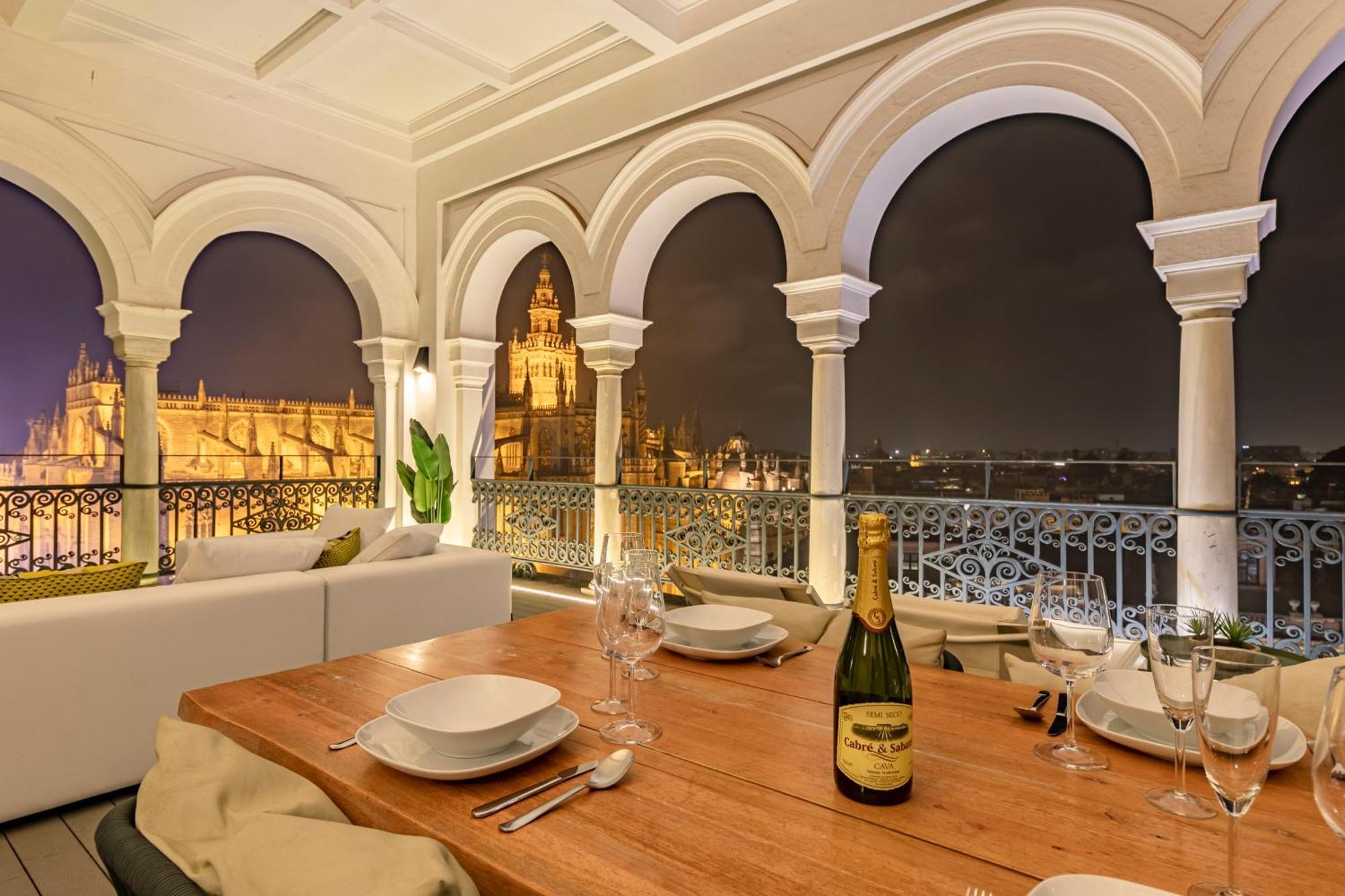 Isg Apartments The Most Exclusive Apartment In Sevillaparking Exterior foto