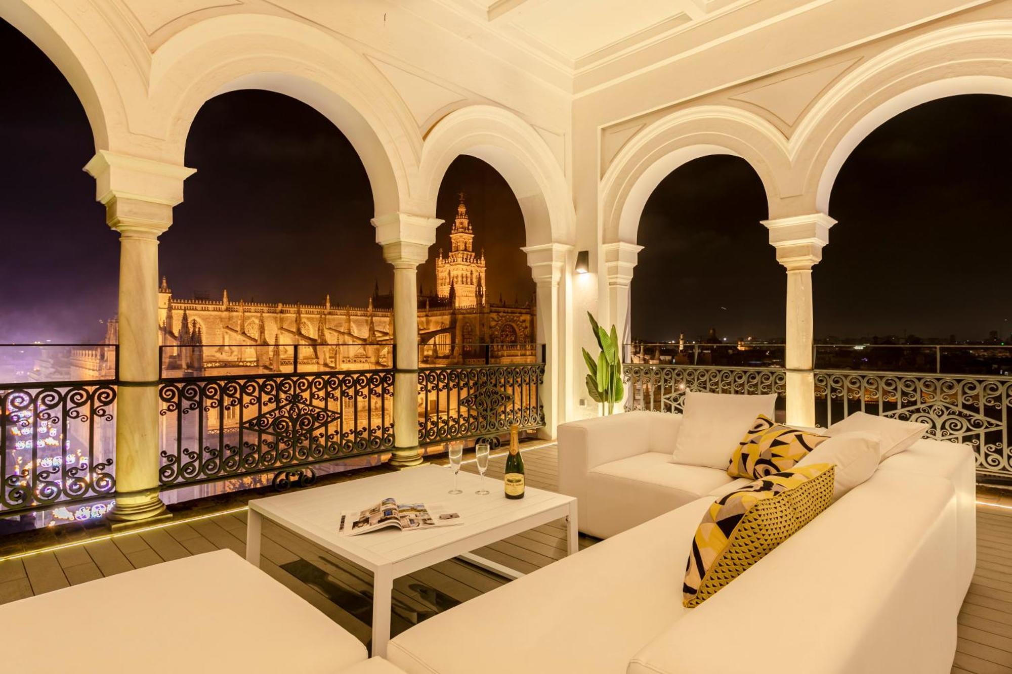 Isg Apartments The Most Exclusive Apartment In Sevillaparking Exterior foto