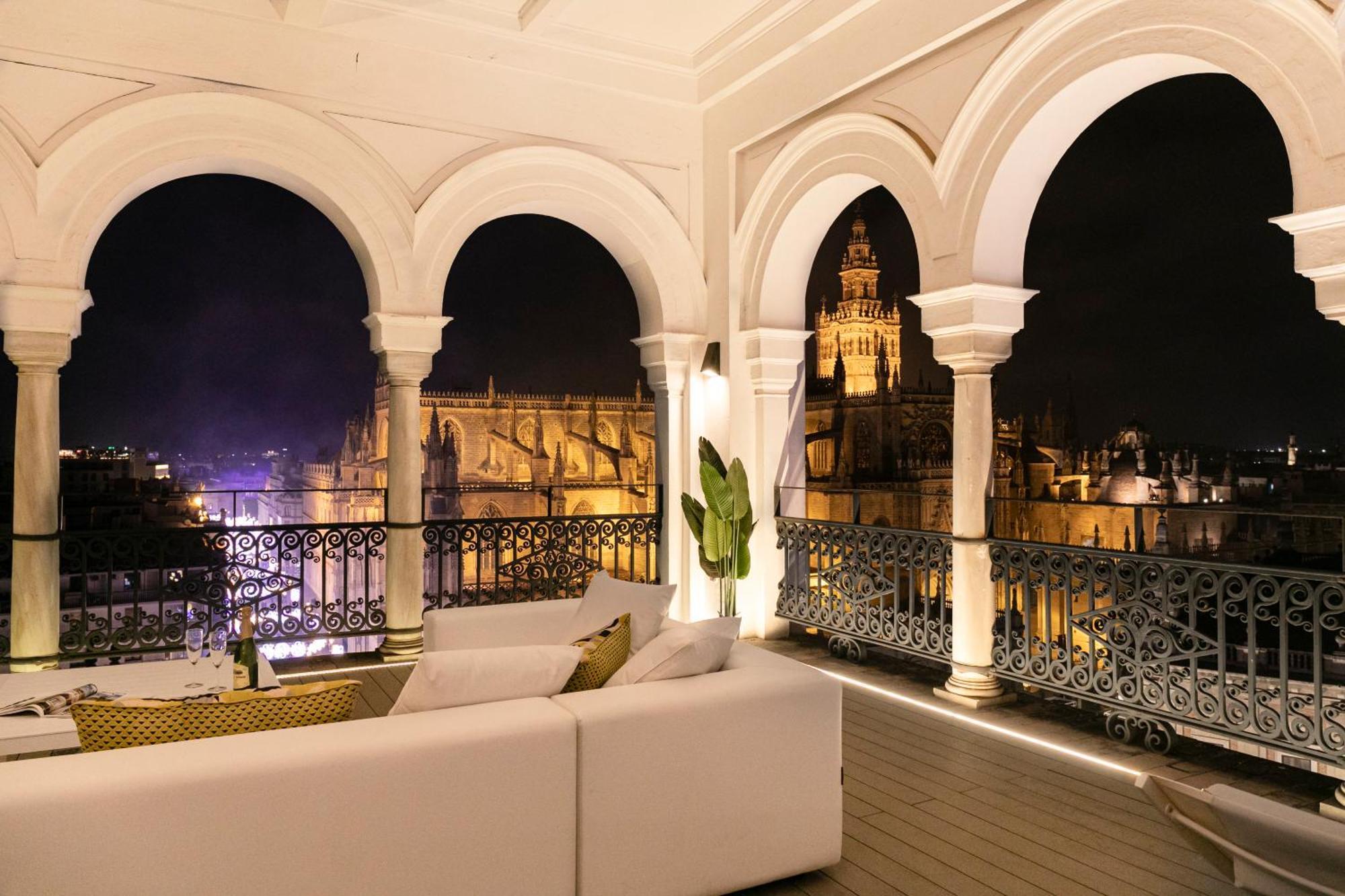 Isg Apartments The Most Exclusive Apartment In Sevillaparking Exterior foto