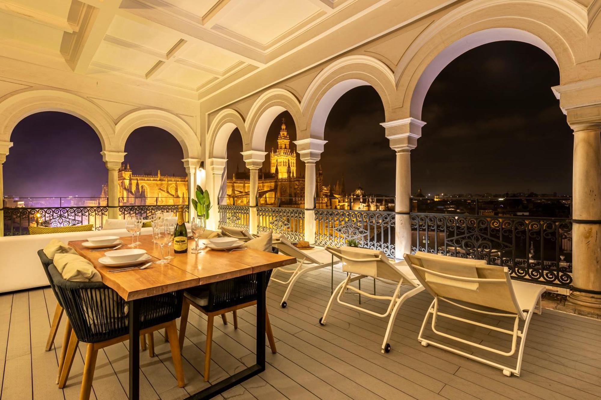 Isg Apartments The Most Exclusive Apartment In Sevillaparking Exterior foto