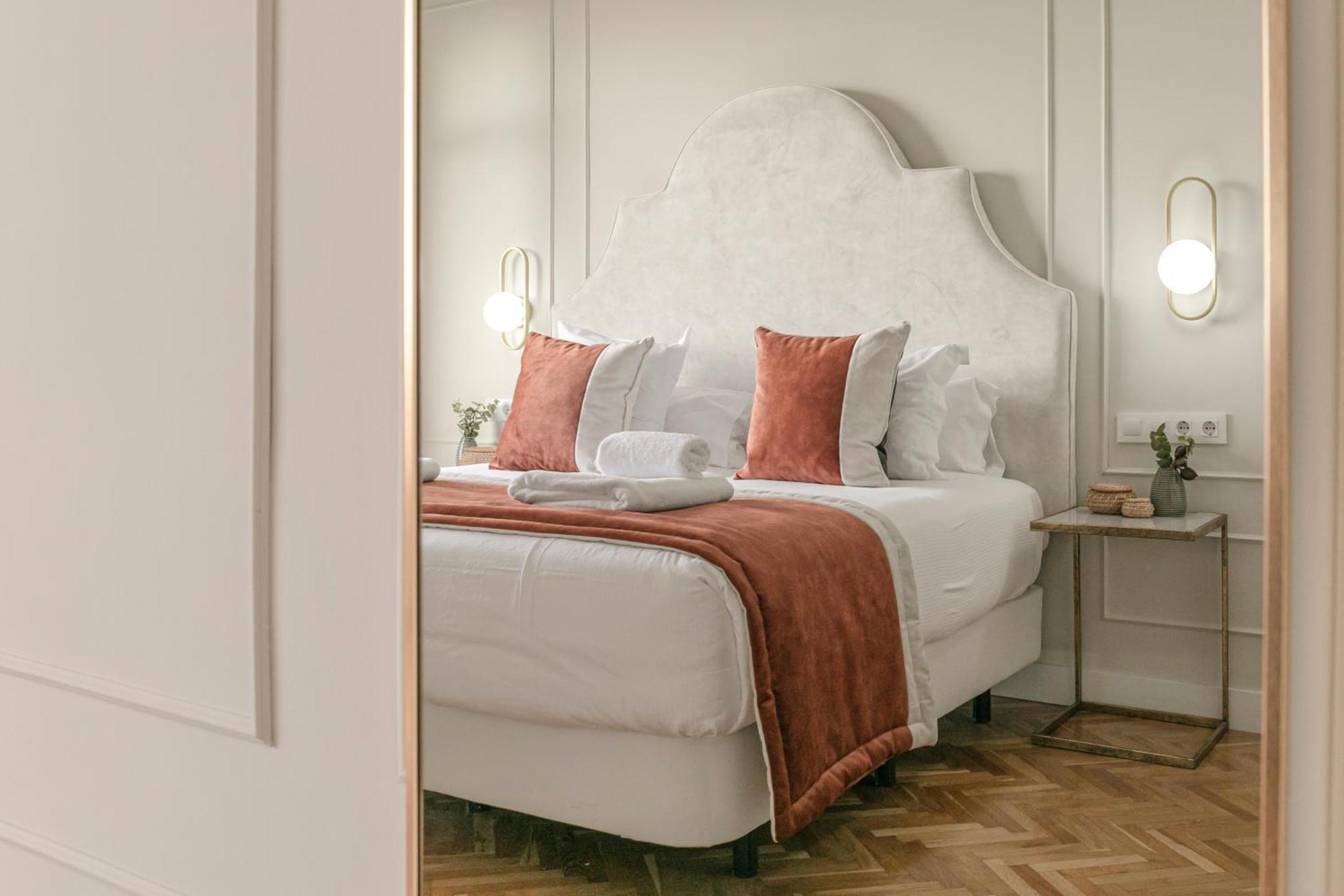 Isg Apartments The Most Exclusive Apartment In Sevillaparking Exterior foto