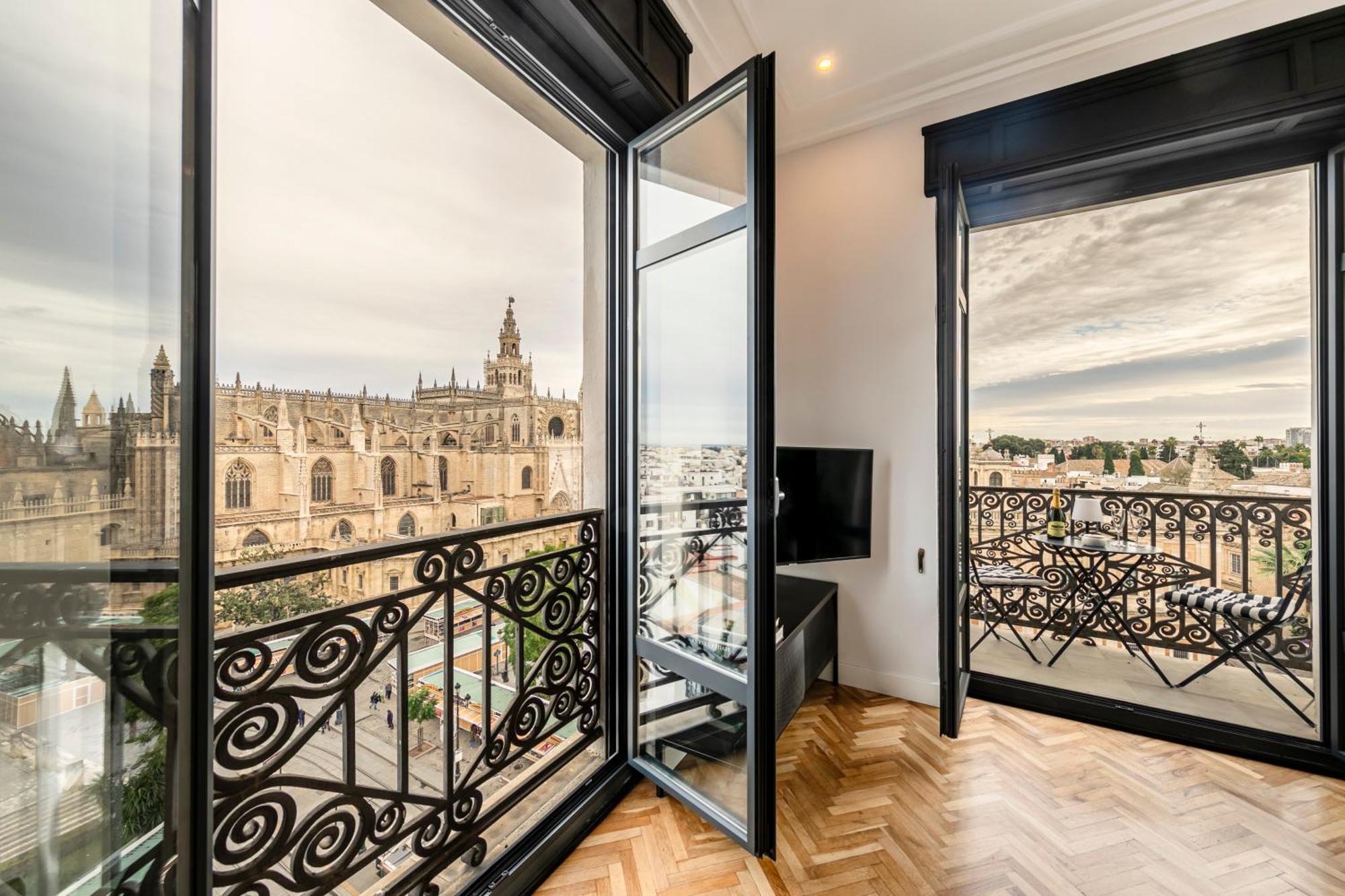 Isg Apartments The Most Exclusive Apartment In Sevillaparking Exterior foto