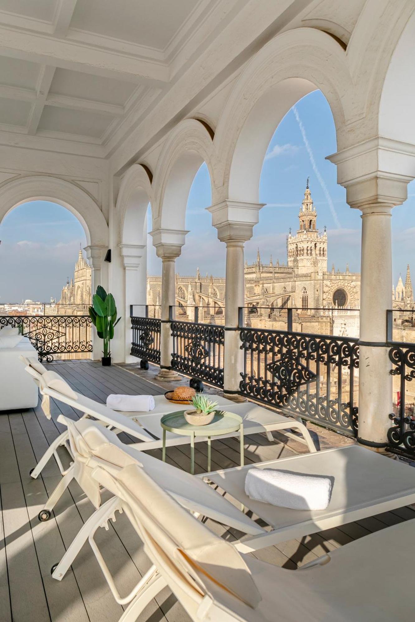 Isg Apartments The Most Exclusive Apartment In Sevillaparking Exterior foto