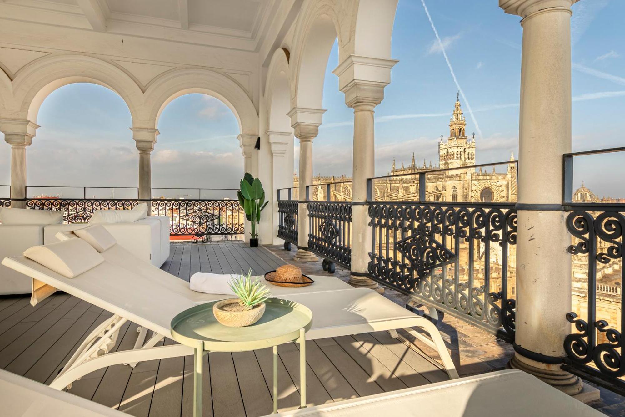 Isg Apartments The Most Exclusive Apartment In Sevillaparking Exterior foto