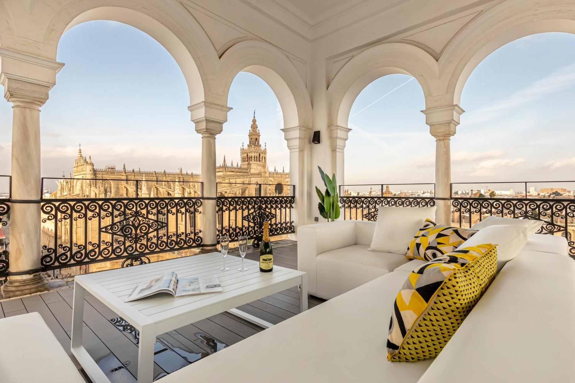 Isg Apartments The Most Exclusive Apartment In Sevillaparking Exterior foto