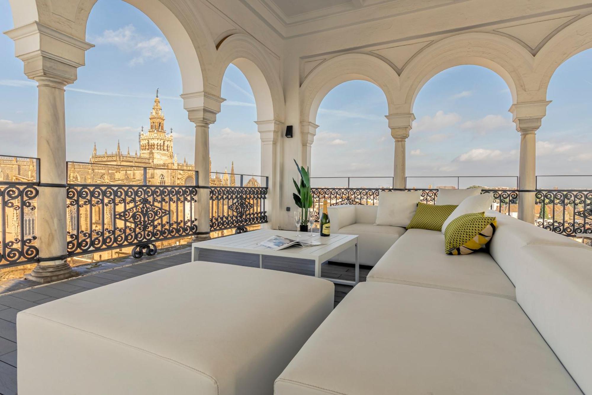 Isg Apartments The Most Exclusive Apartment In Sevillaparking Exterior foto