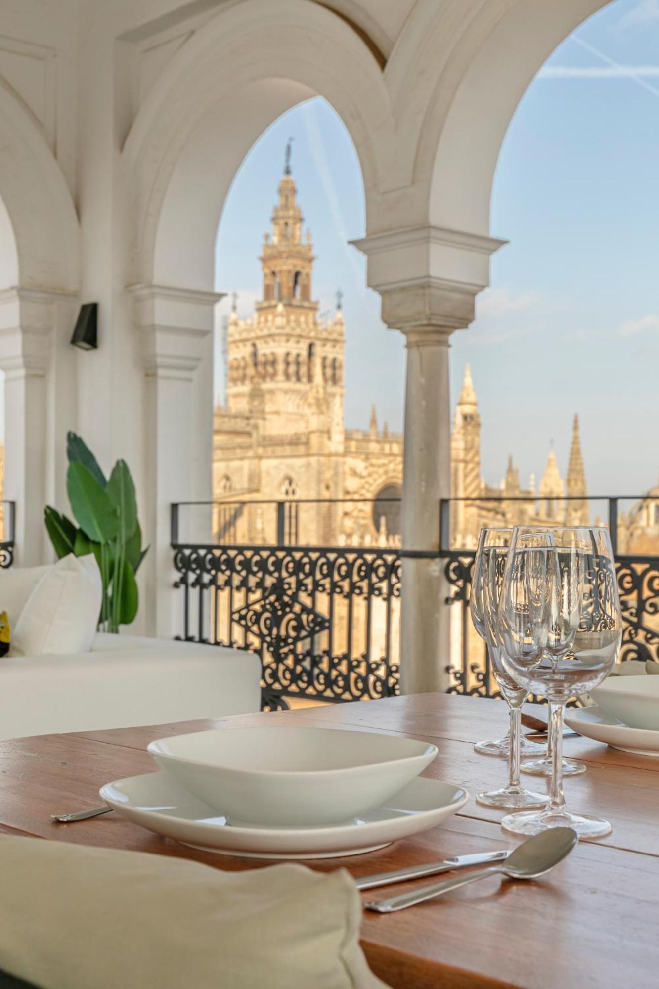 Isg Apartments The Most Exclusive Apartment In Sevillaparking Exterior foto